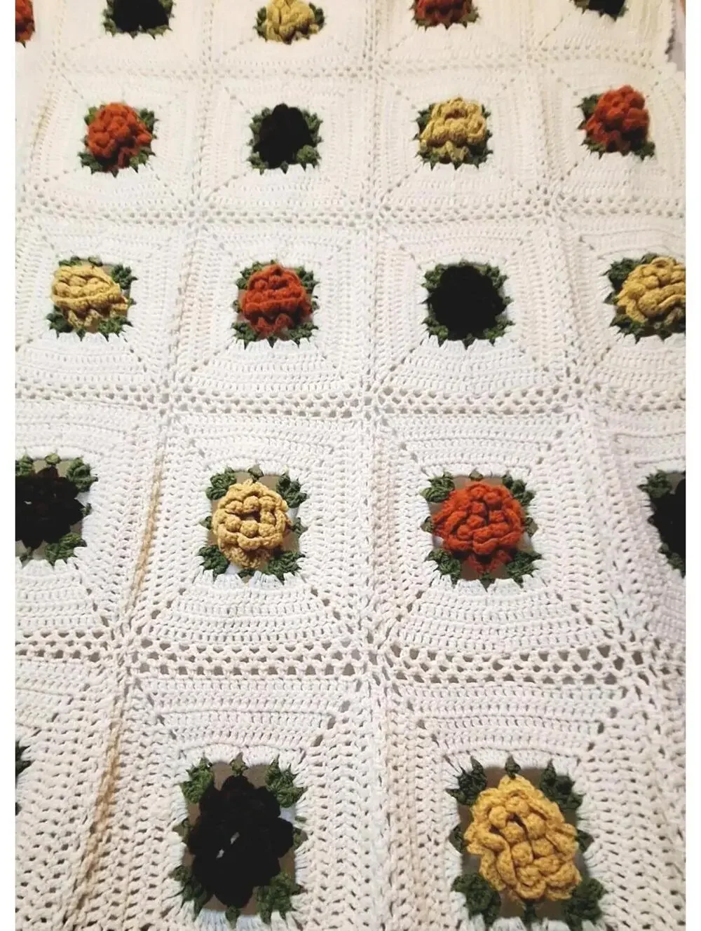 RARE VINTAGE Fall Floral Granny Square Crocheted Afghan/Blanket (45